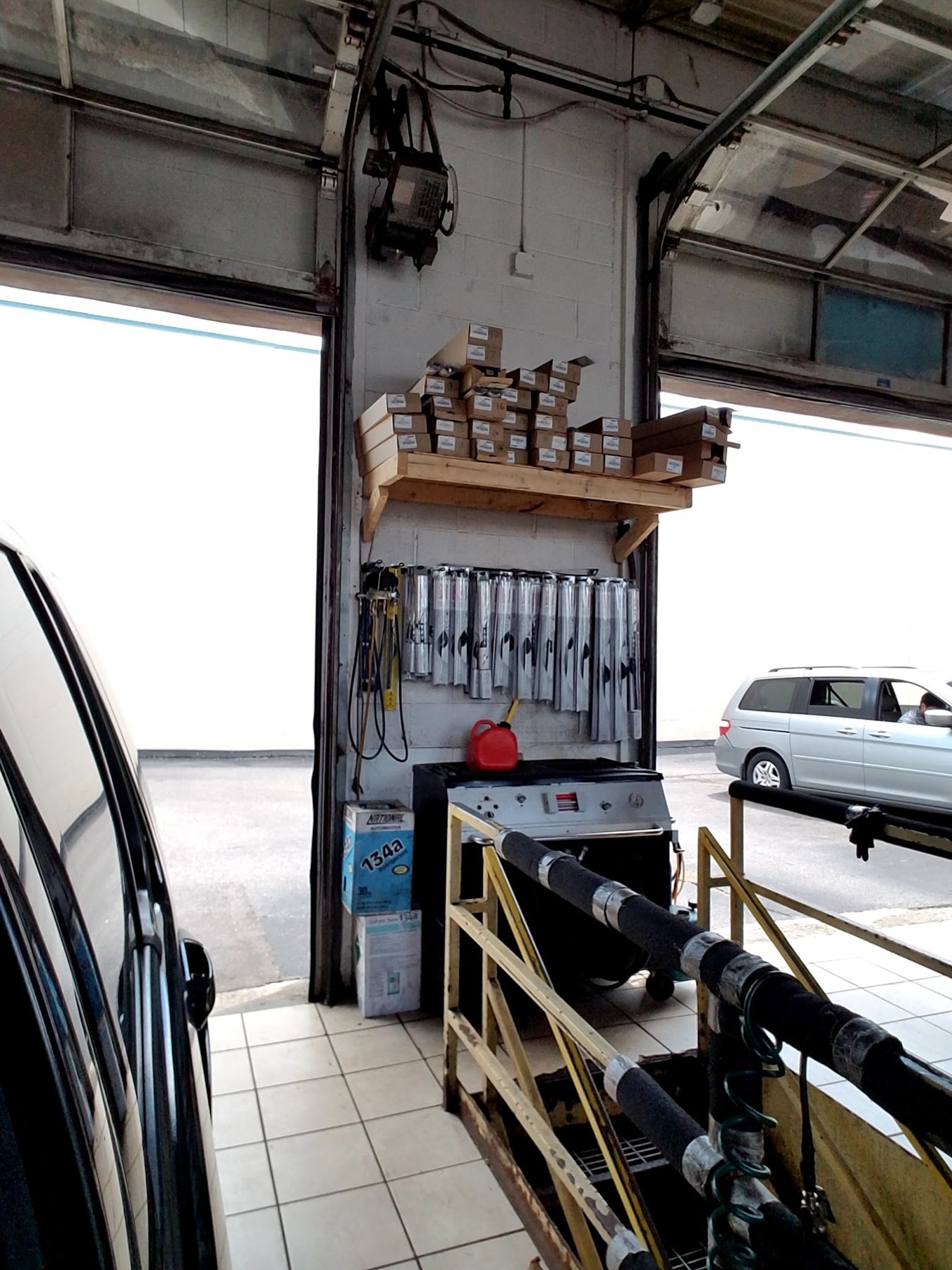 Service bay